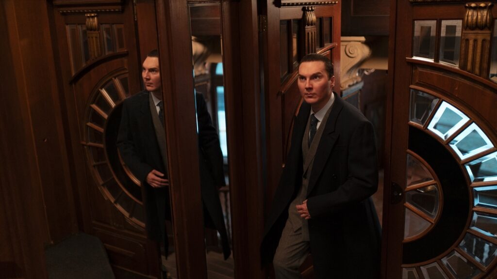 Carobnjak-iz-Kremlja_-FOTO-Carole-Bethuel-3-1024x576 Film i vino događaj uz novi film Olivijea Asajasa, “Čarobnjak iz Kremlja” u Concept Cinema