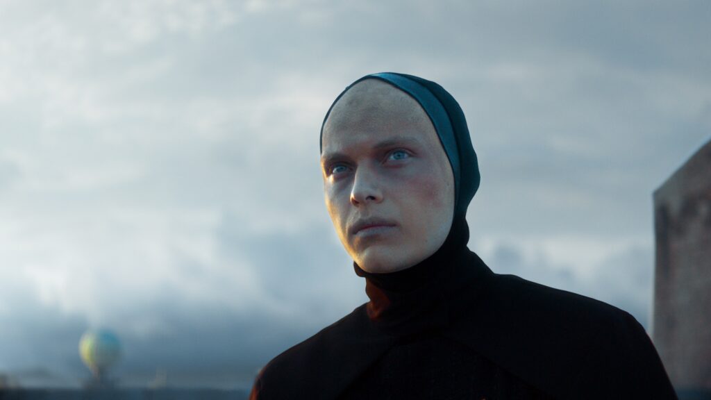 Gospodar-oluje-Kadar-iz-filma-2-1024x576 Intervju - Zoran Lisinac - Struktura, tempo, likovi - sve je podređeno jasnoći i univerzalnosti, jer film mora da „radi“ u različitim kulturama i tržištima.