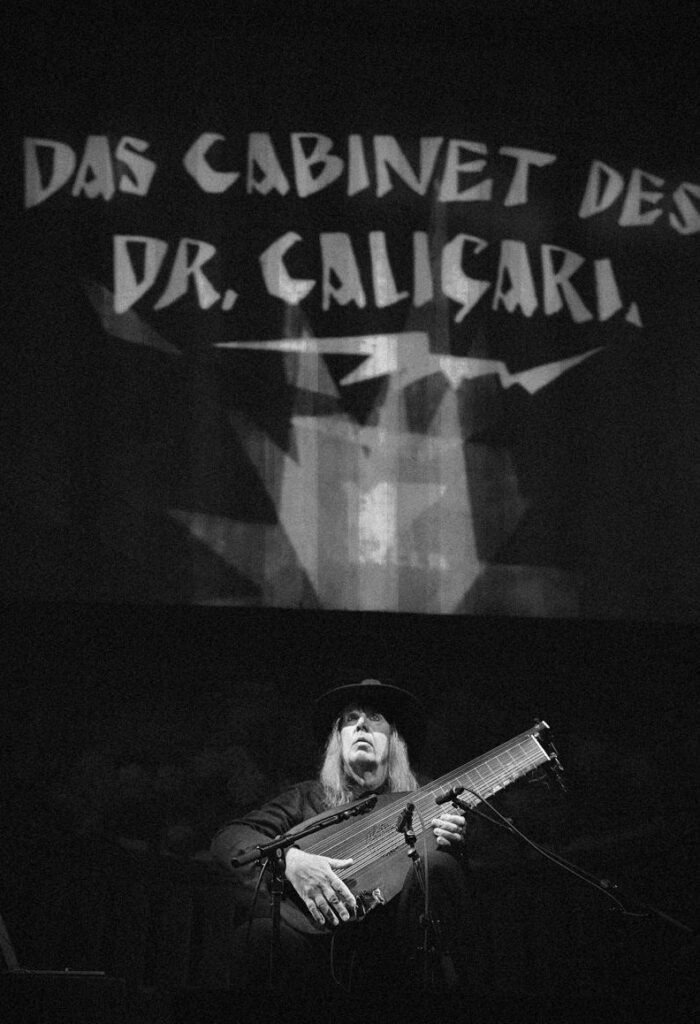 Jozef-Van-Vissem2-700x1024 Jozef van Wissem 10. marta u Ložionici izvodi muziku za film Kabinet doktora Kaligarija