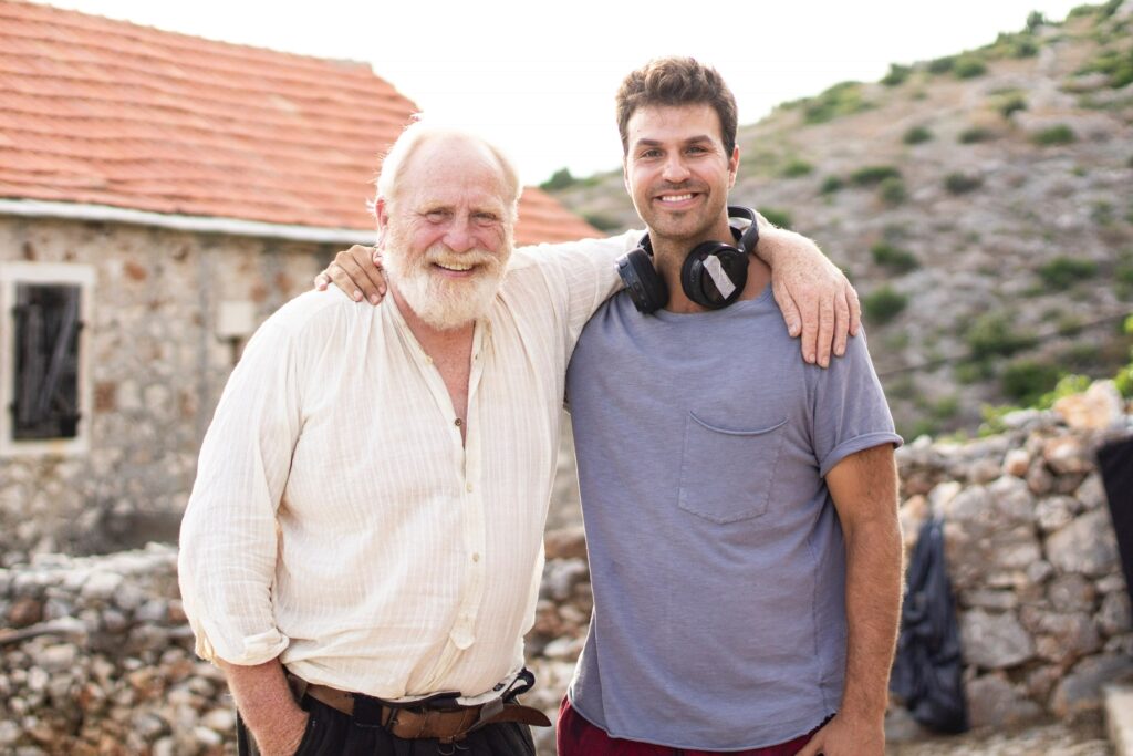 ZORAN-i-COSMO-foto-A-garden-of-Titans-produkcija-1024x683 Intervju - Zoran Lisinac - Struktura, tempo, likovi - sve je podređeno jasnoći i univerzalnosti, jer film mora da „radi“ u različitim kulturama i tržištima.